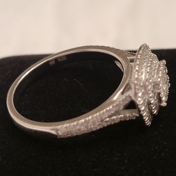 Kays Jewelers Engagement Ring - Picture 7 of 12